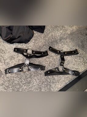 Black Women’s Dual Strap leg garter